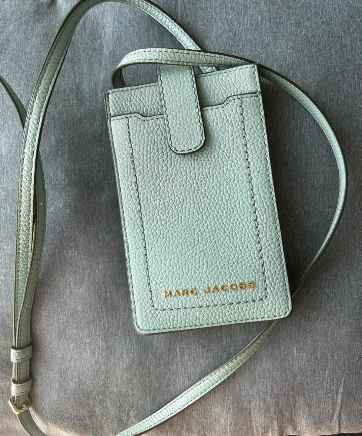 Authentic Marc Jacobs Leather Phone Crossbody Bag - photo 3