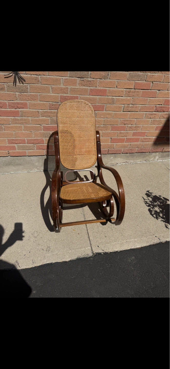 Comfortable Rocking Chair - photo 3