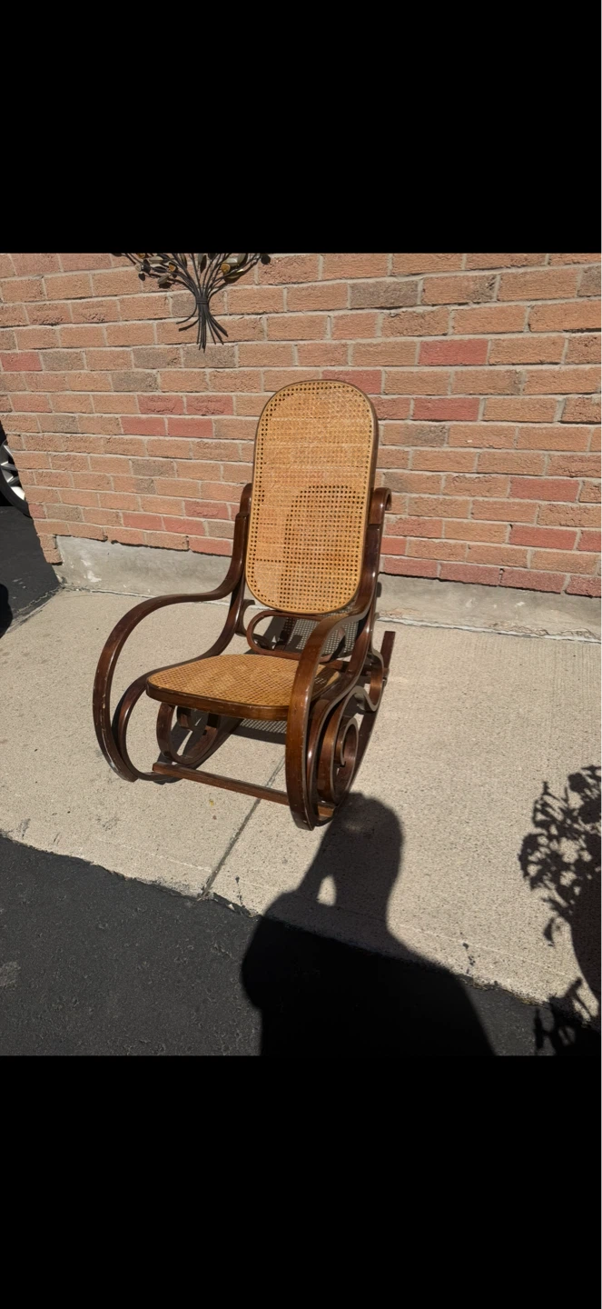 Comfortable Rocking Chair - photo 4