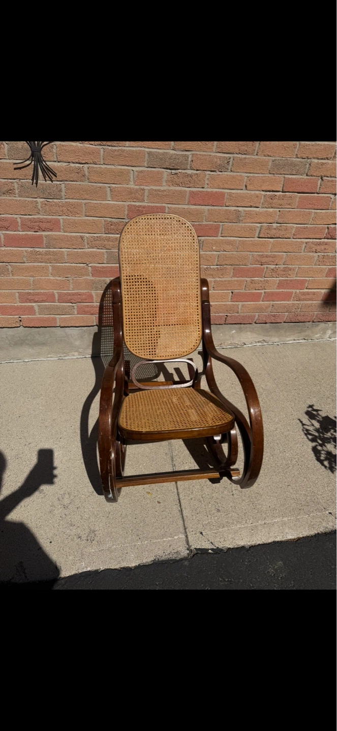 Comfortable Rocking Chair - photo 2