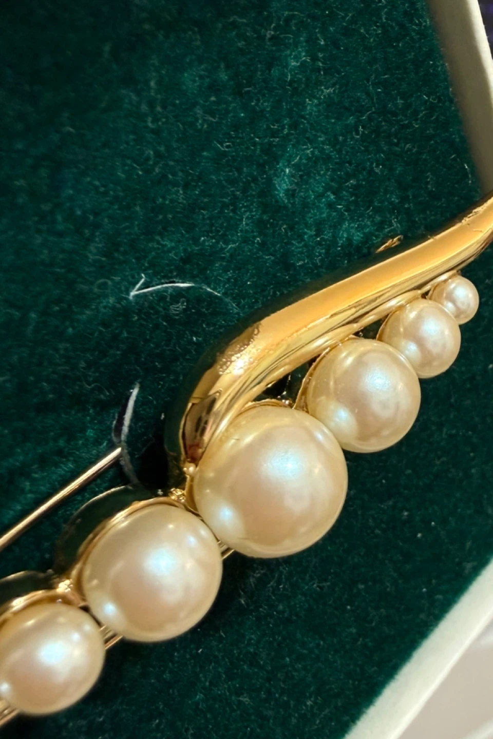 Vintage Monet Jewelry gold tone bar faux pearl brooch - photo 5