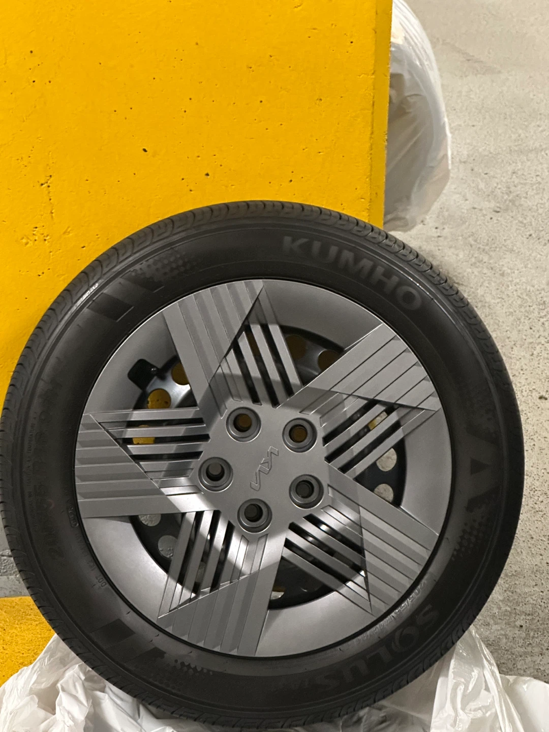 Kumho Solus 205/55R16 Tire with Rim
