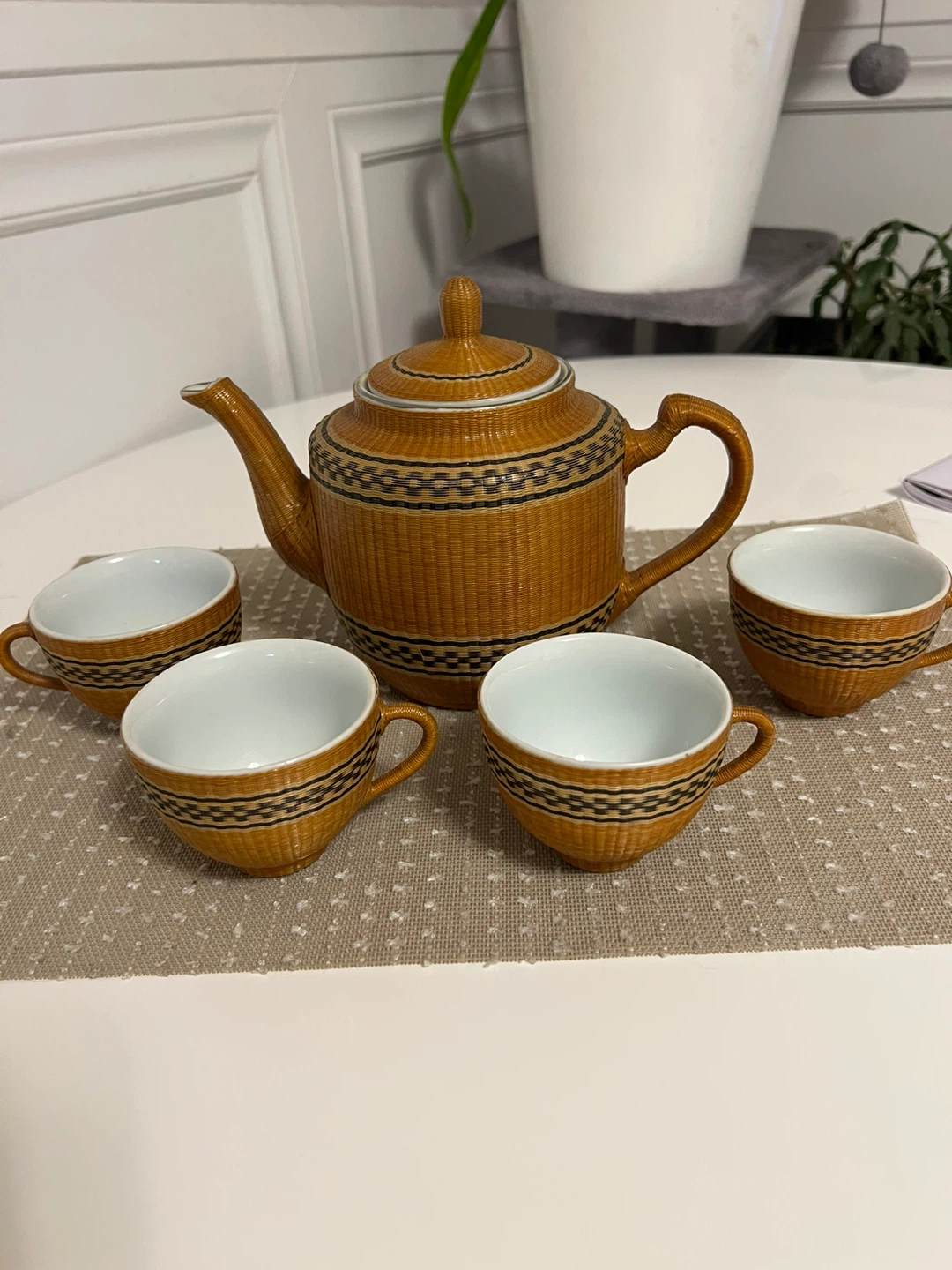 ⚽ Wicker Teapot and Cup Set