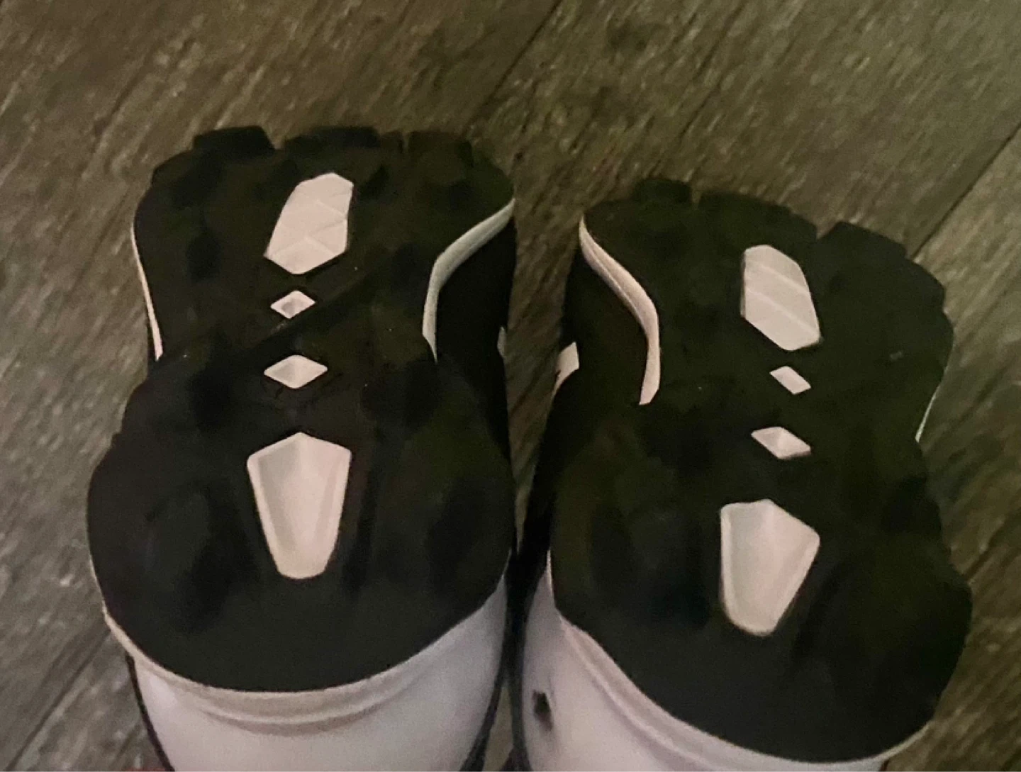 Mizuno Youth Cleats Black/White Size 2 - photo 4
