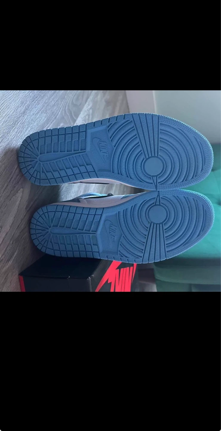 Air Jordan 1 High OG "University Blue" - photo 5