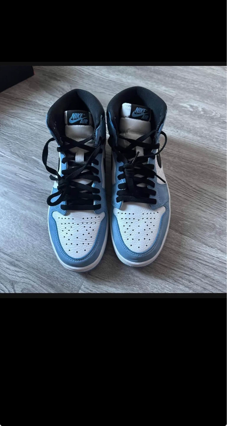 Air Jordan 1 High OG "University Blue"