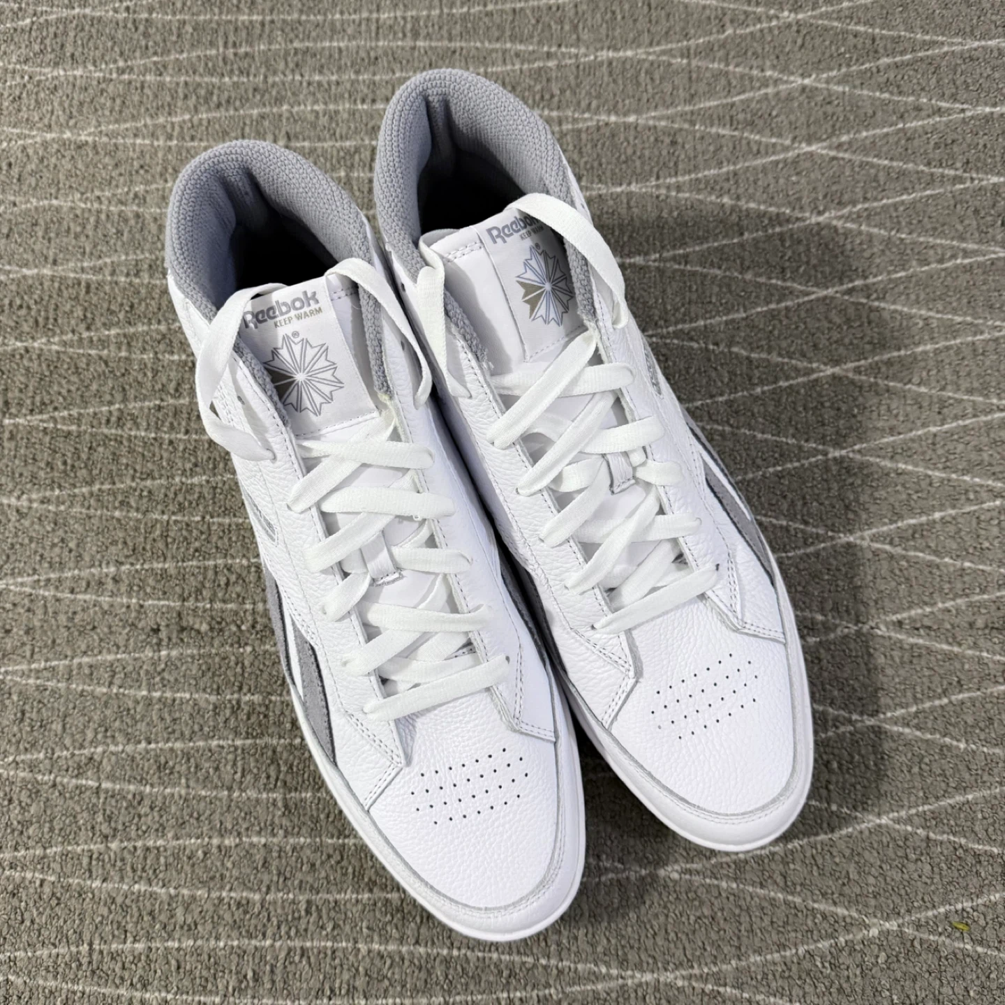 Men’s new Reebok white hightop sneakers - photo 3
