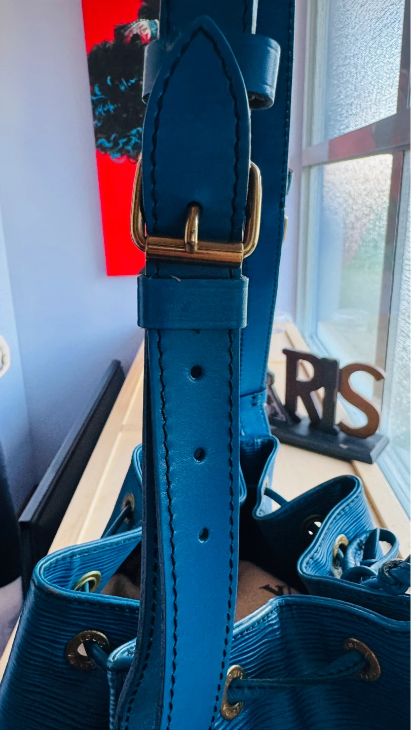 Louis Vuitton Epi Speedy Bucket Bag - Blue - photo 3