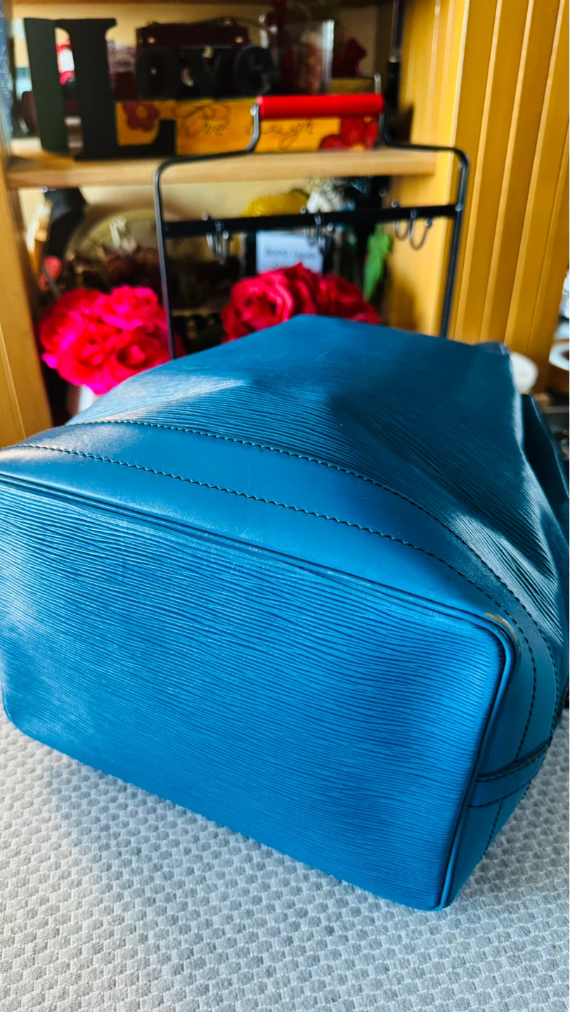 Louis Vuitton Epi Speedy Bucket Bag - Blue - photo 2
