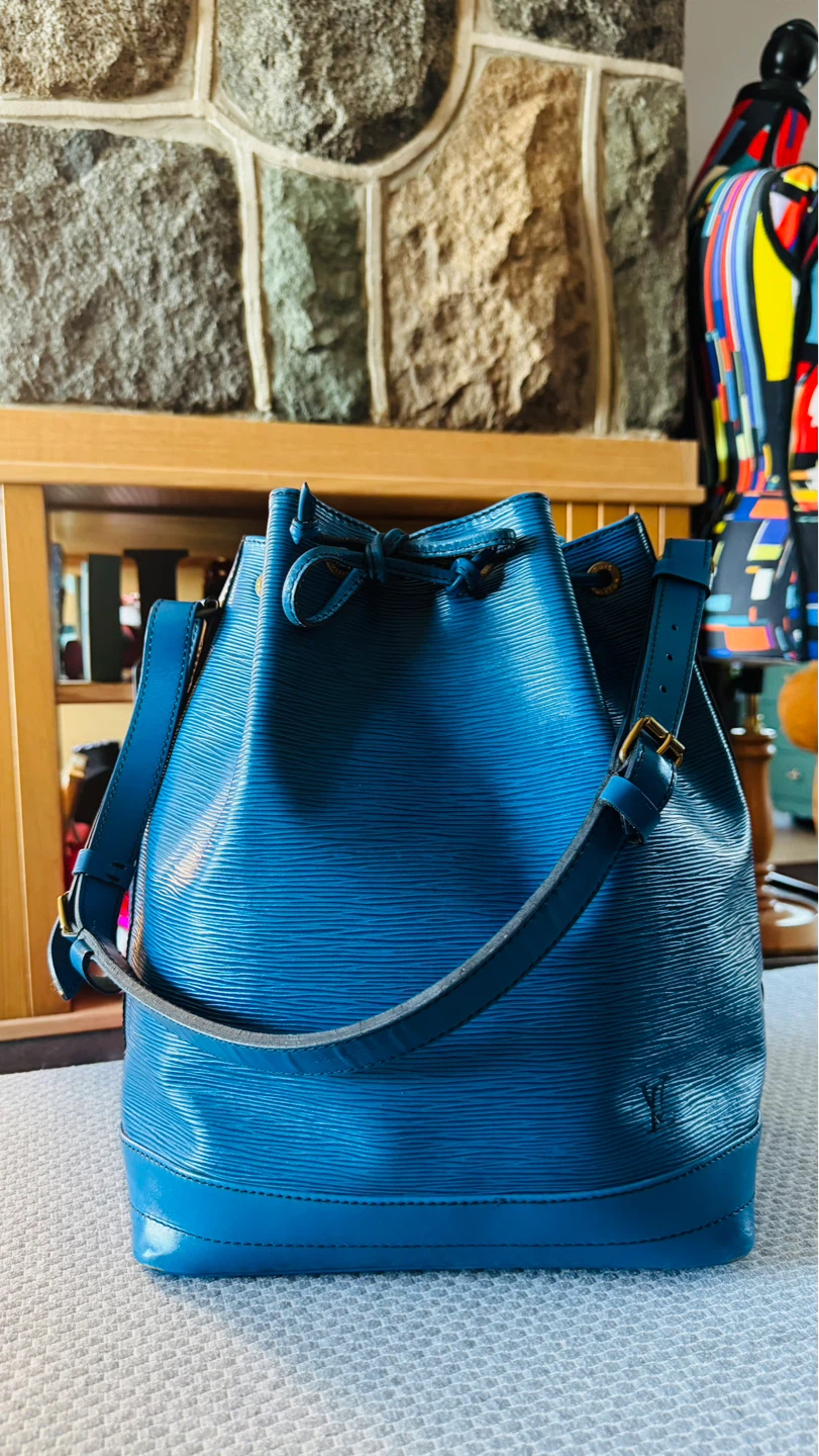 Louis Vuitton Epi Speedy Bucket Bag - Blue