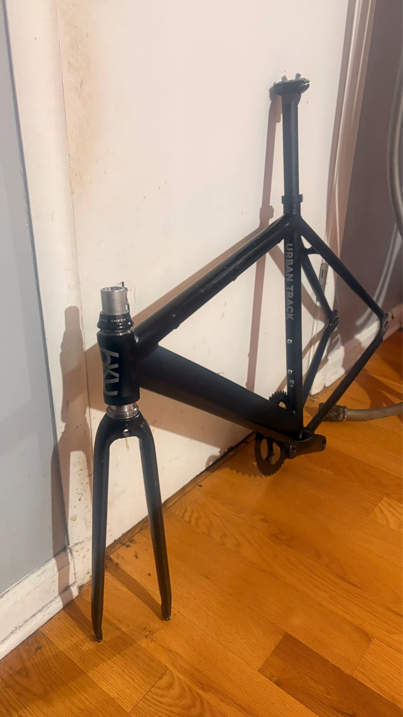 BLACK 6KU FRAME SET WITH CRANK AND CRANK ARMS NO PEDDLES SIZE XS