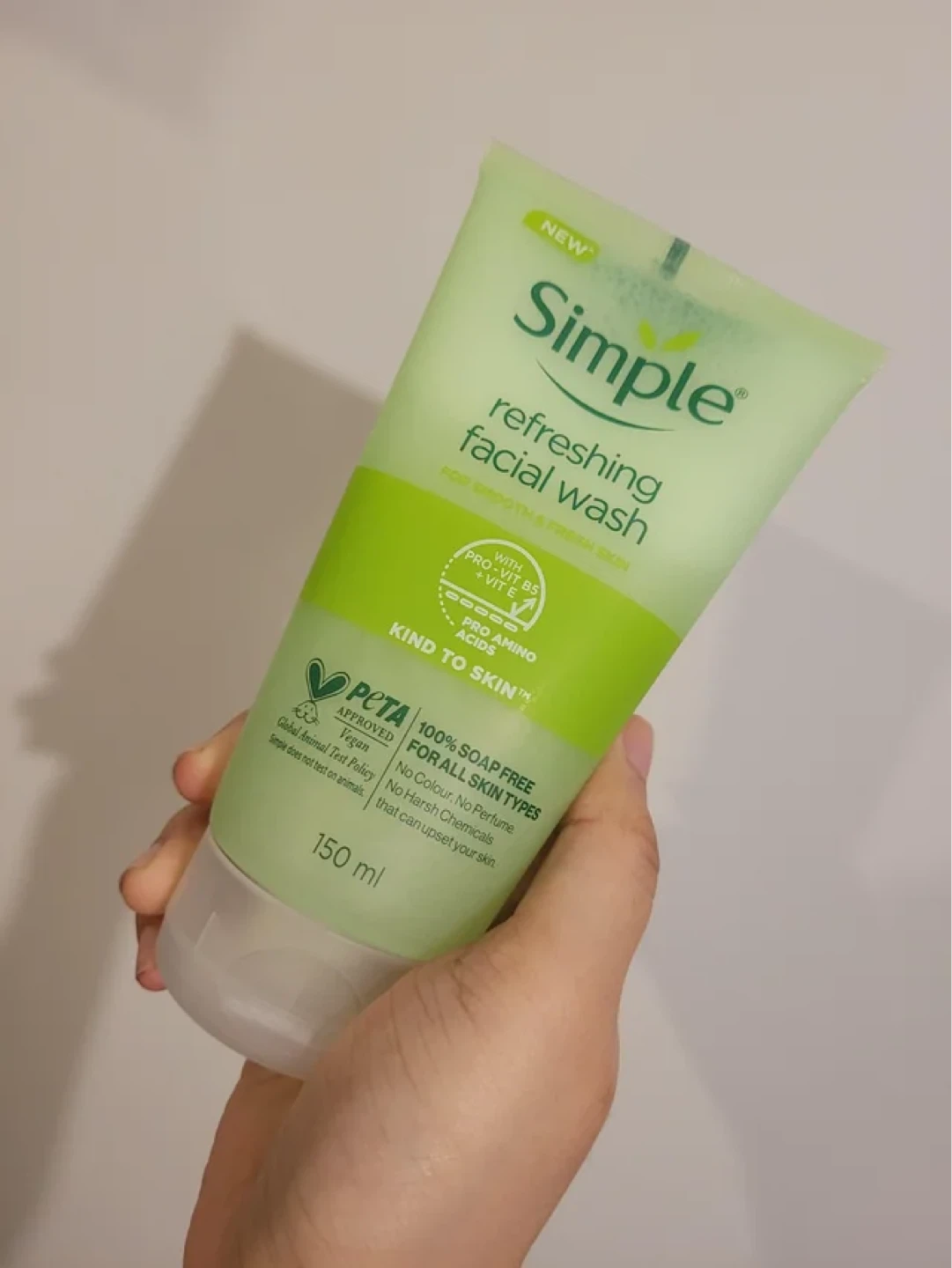 Simple Refreshing Facial Wash ⚽️