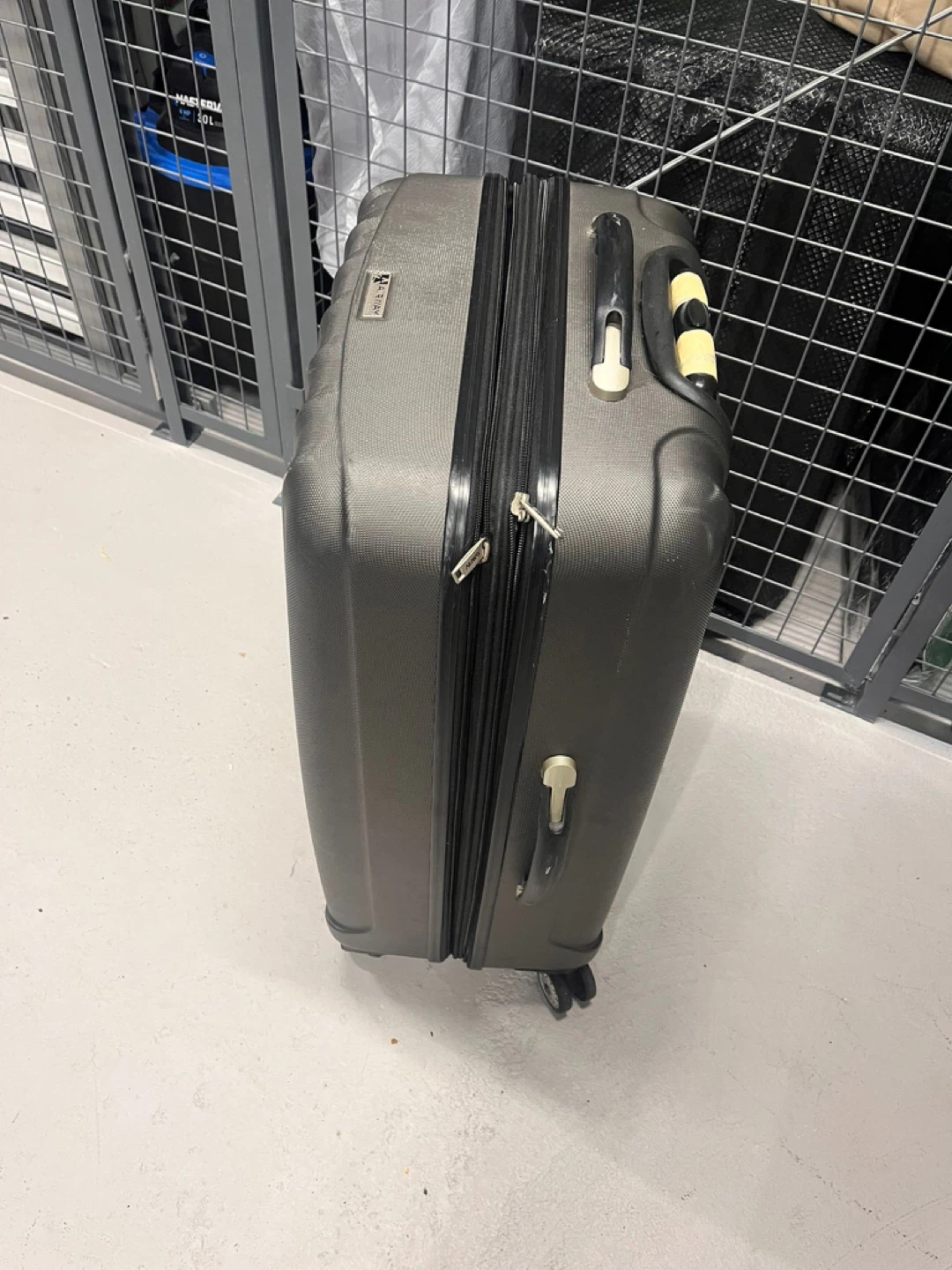 ⚽ Airway Luggage Rolling Suitcase - photo 4