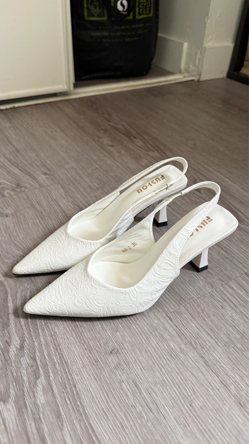 White Heels - photo 2