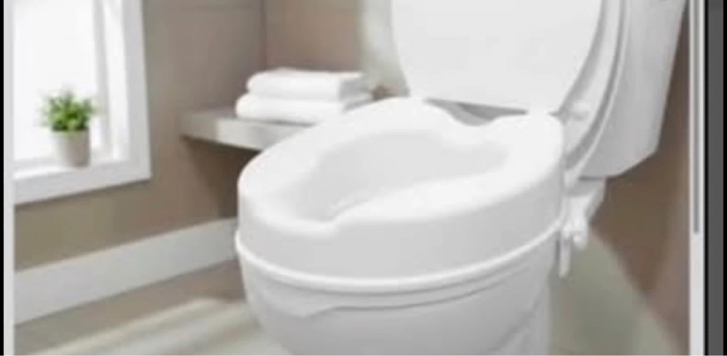 NEW IN BOX Raised Toilet Seat with Handles