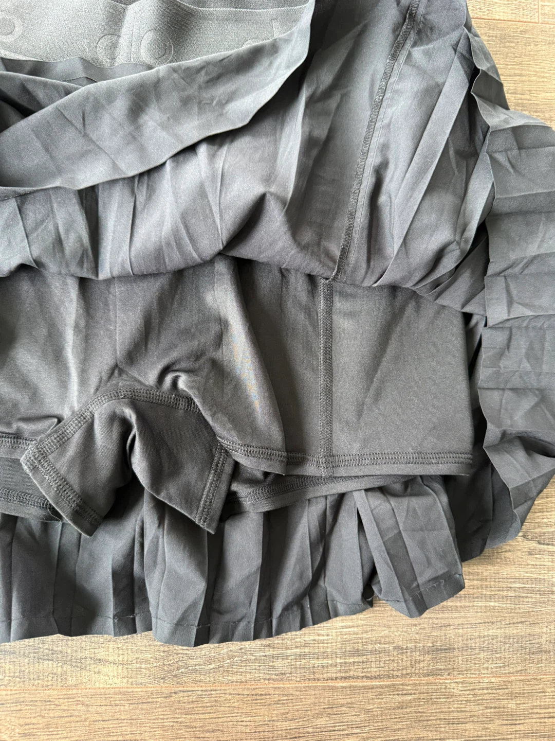 ⚽️ALO Tennis Black Pleated Skirt size small - photo 4