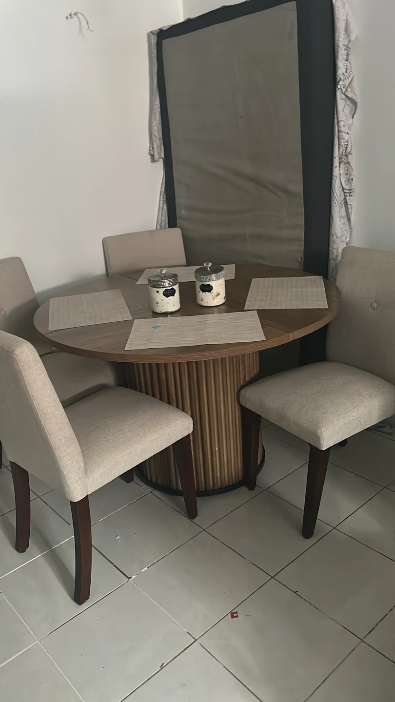 Round Dining Table with Chairs