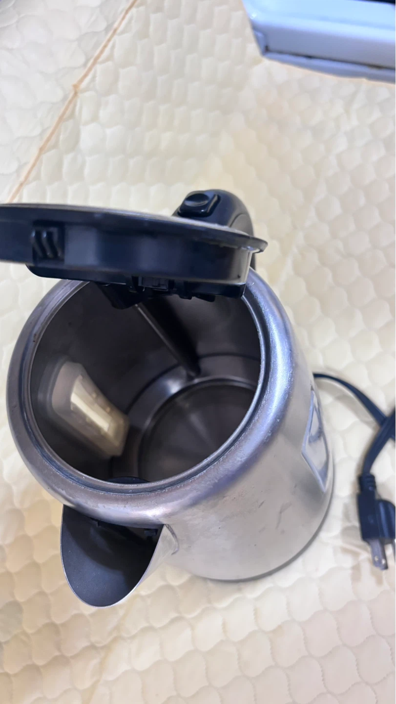 ⚽ BLACK+DECKER Stainless Steel Electric Kettle 1.7L - photo 3