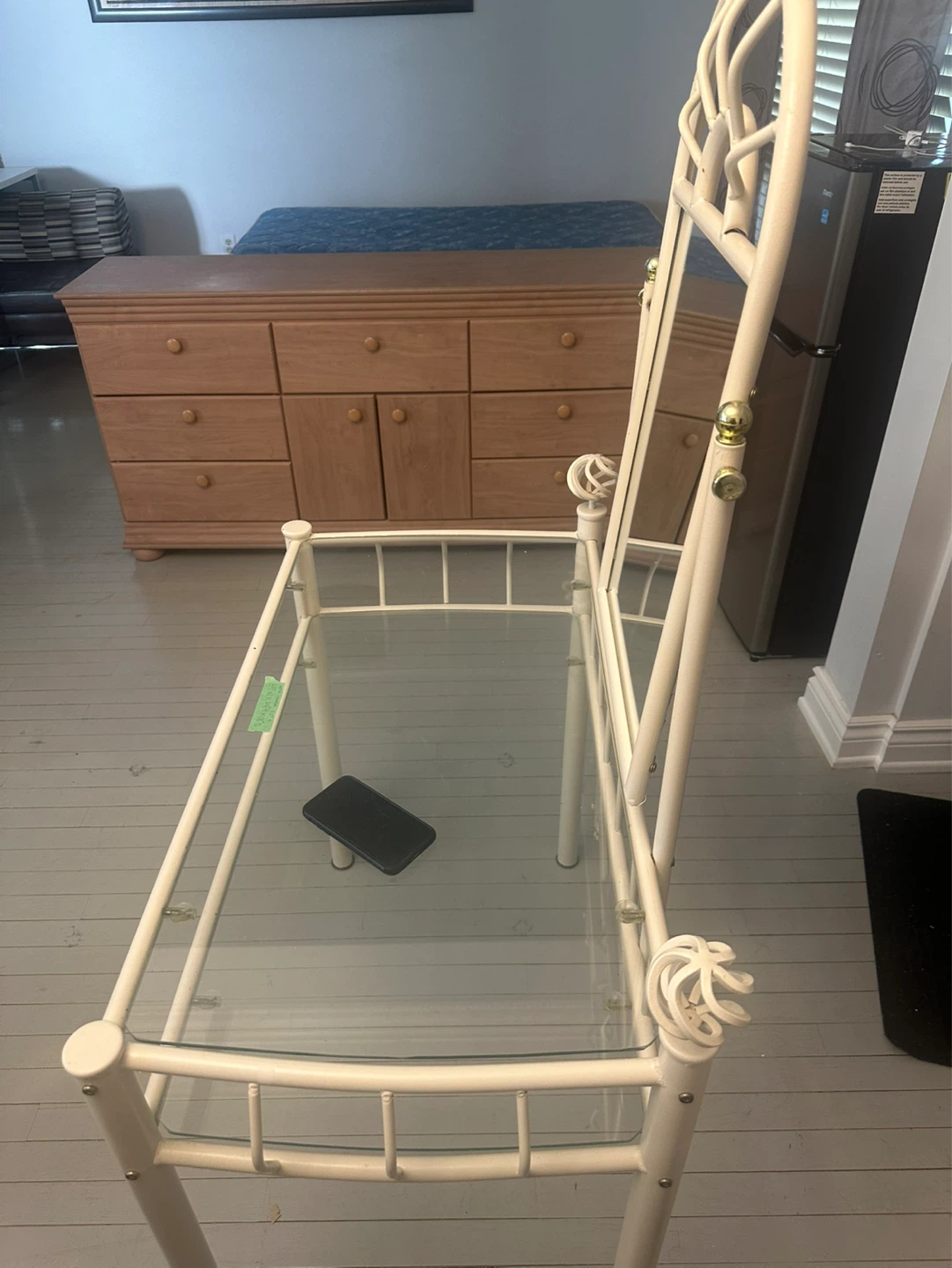 Cream Vanity Table with Mirror - photo 2