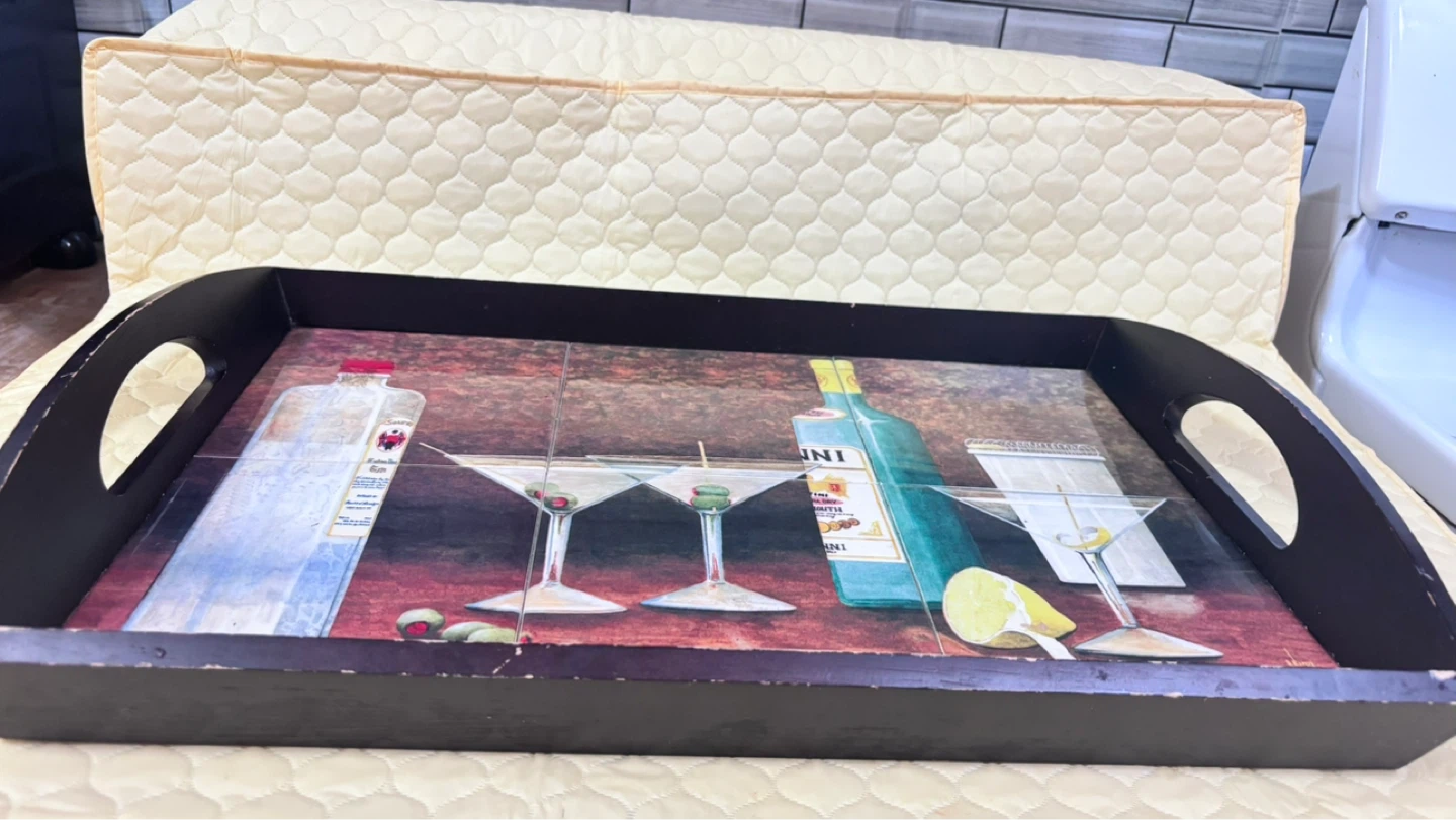 ⚽ Decorative Serving Tray with Martini and Liquor Bottles