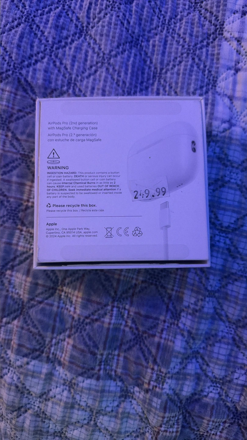 Apple AirPods Pro (2nd generation) with MagSafe Charging Case - photo 3