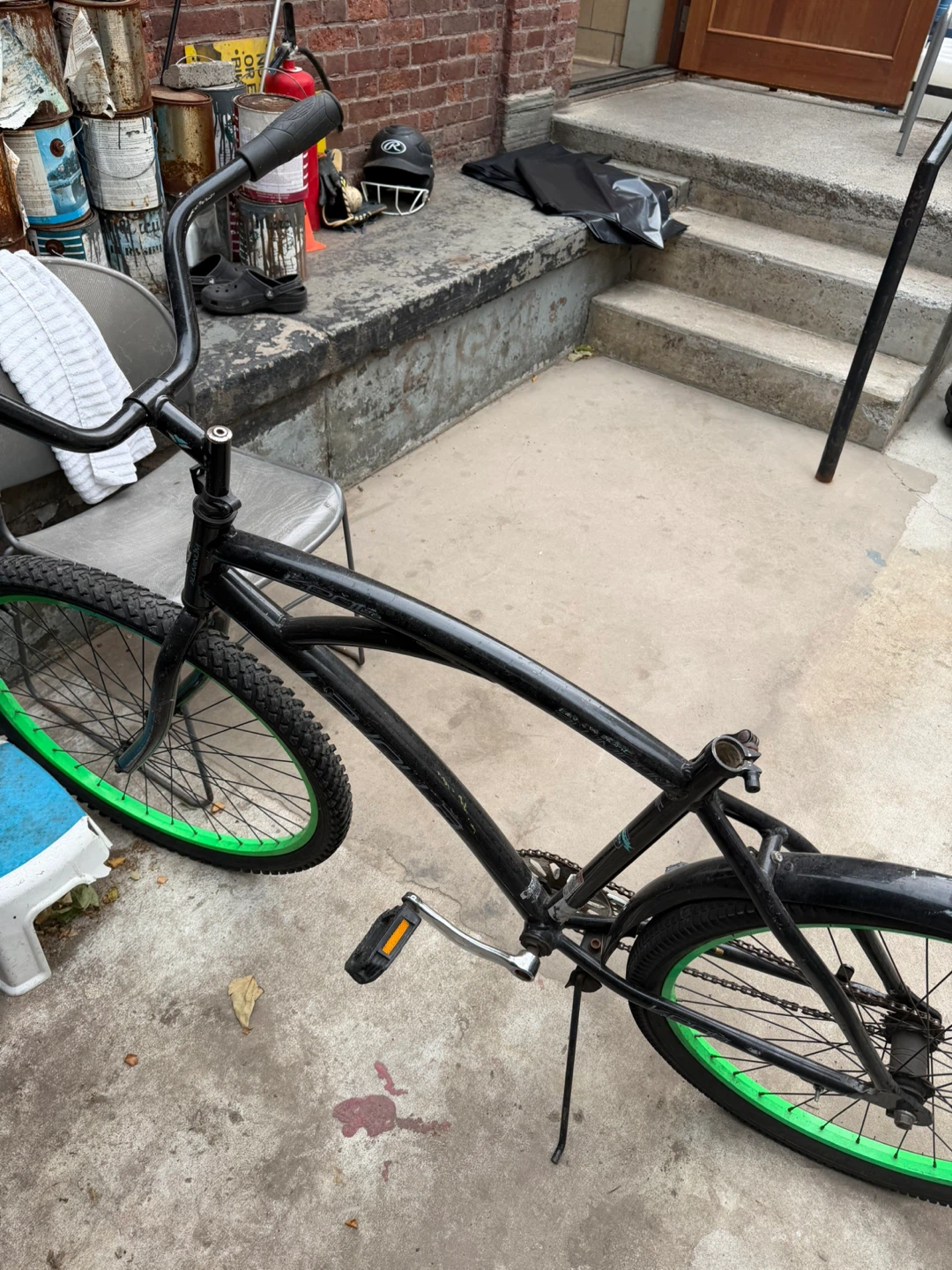 Black Cruiser Bicycle with Green Rims - photo 3