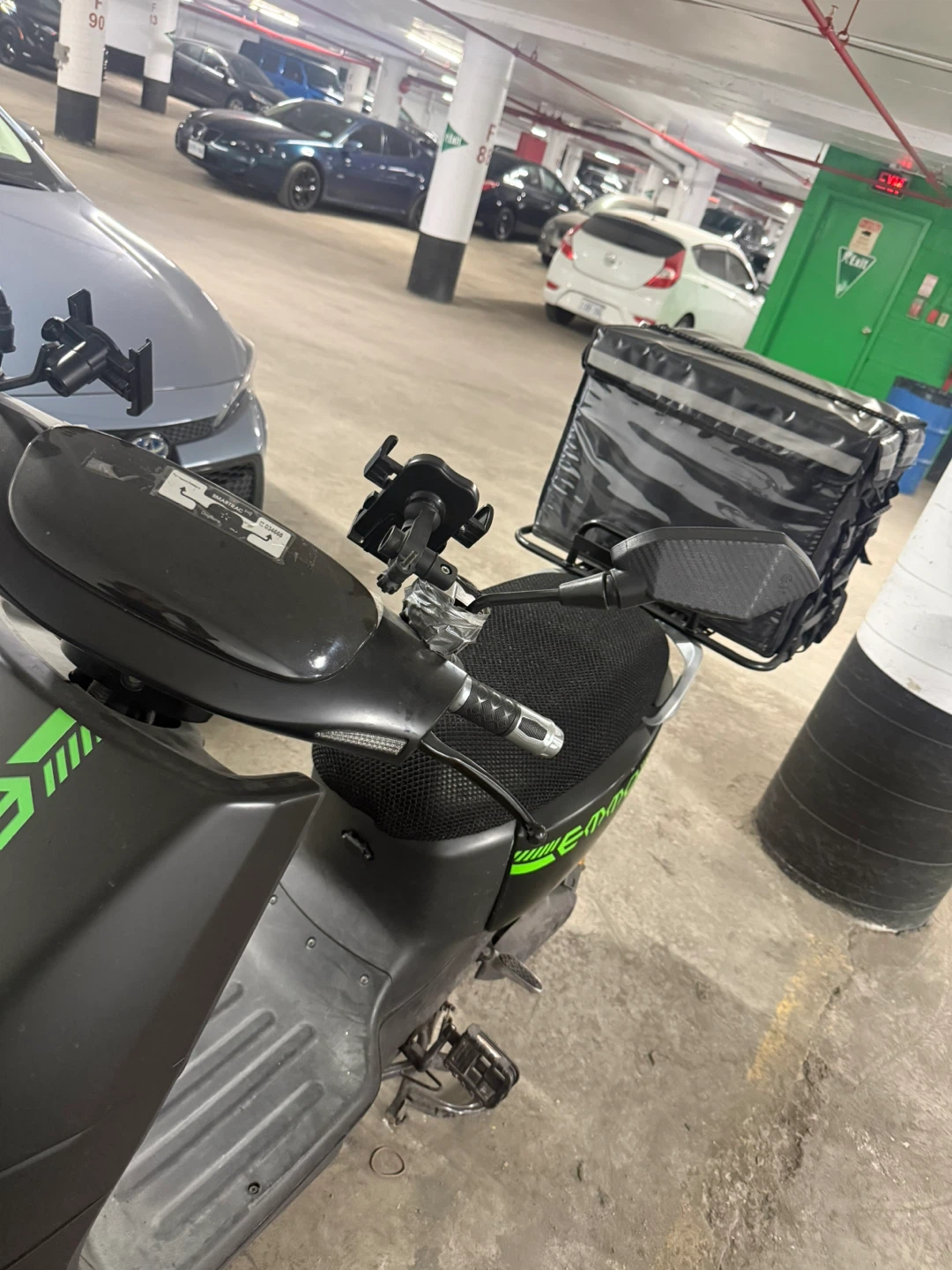Emmo Electric Scooter with Delivery Box - photo 2