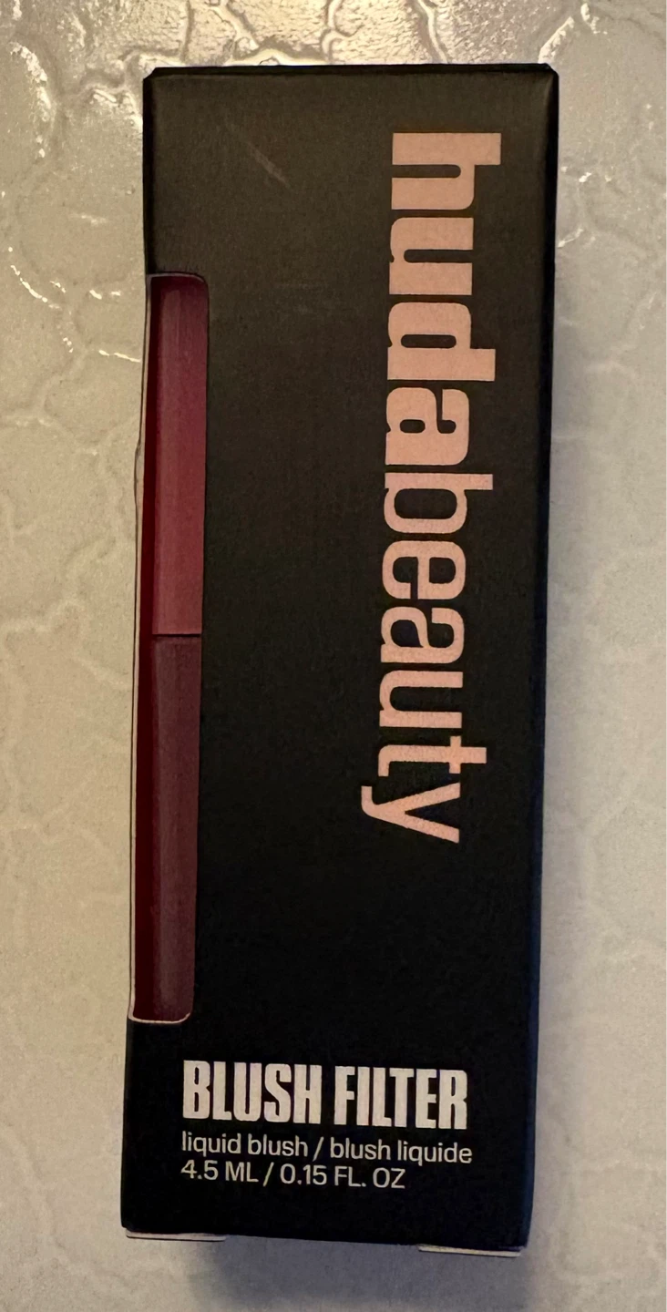 ⚽️ Huda Beauty Blush Filter Liquid Blush in Bubblegum