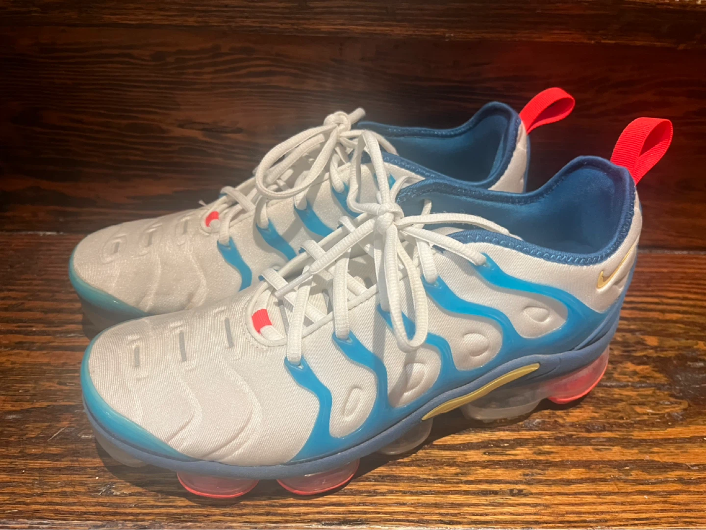 Nike Air Vapormax Plus Sneakers Men’s Size 9.5 - photo 2