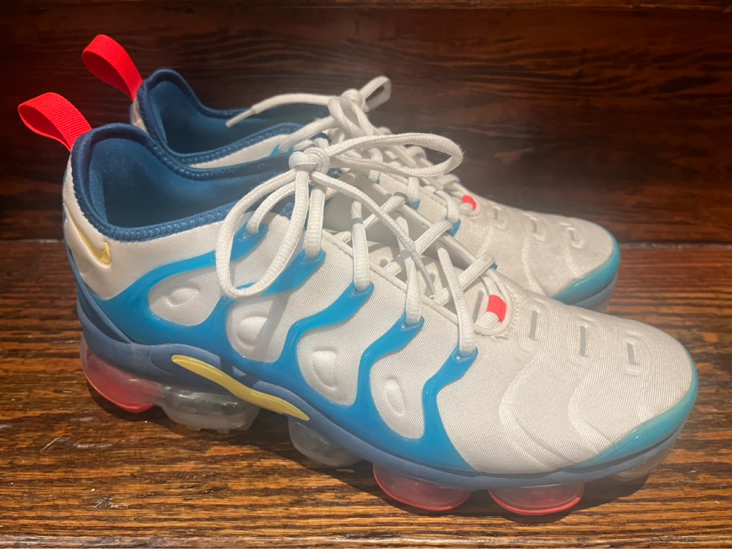 Nike Air Vapormax Plus Sneakers Men’s Size 9.5 - photo 3