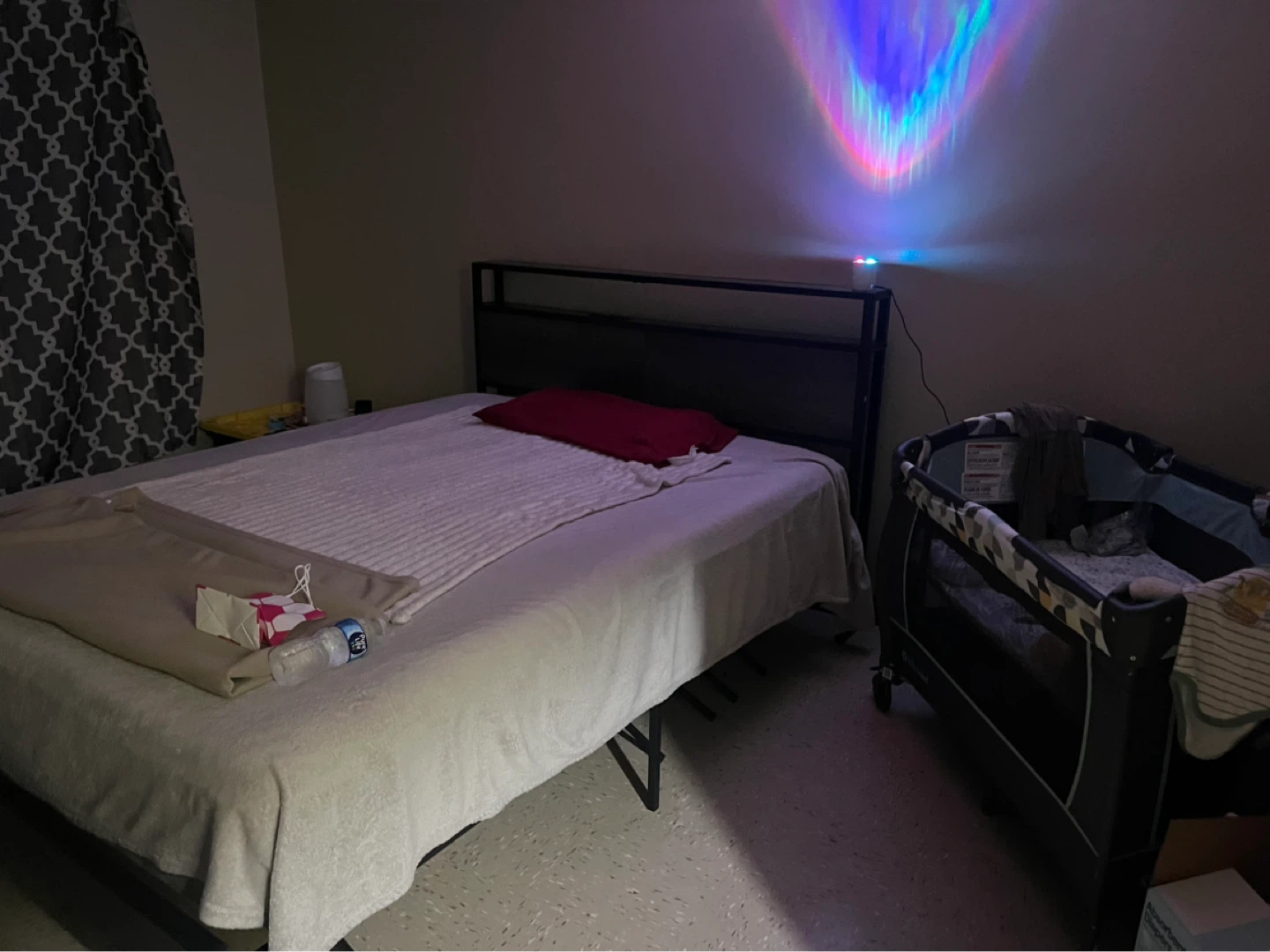 AMERLIFE Queen Size Bed Frame with Headboard & Charging Station - photo 4