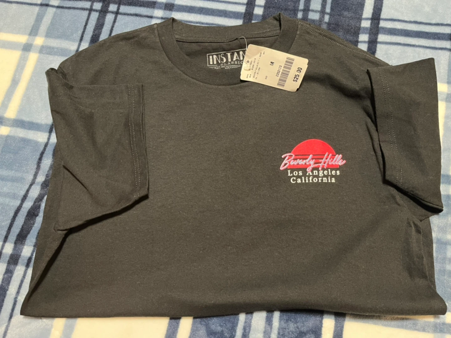 Instant Classic  T- Shirt Size M
