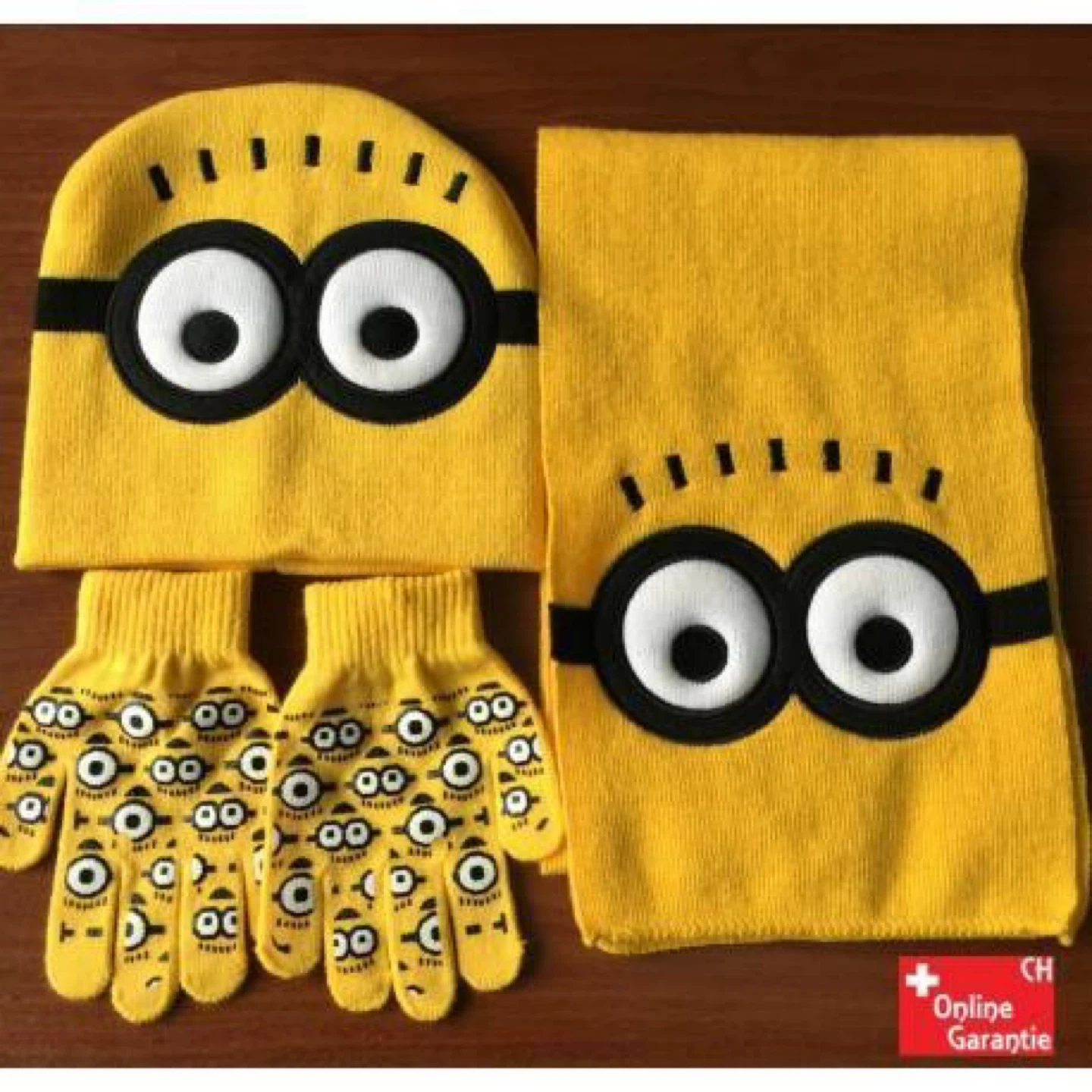 Despicable Me Minions Knit Hat, scarf &Gloves Set ⚽️