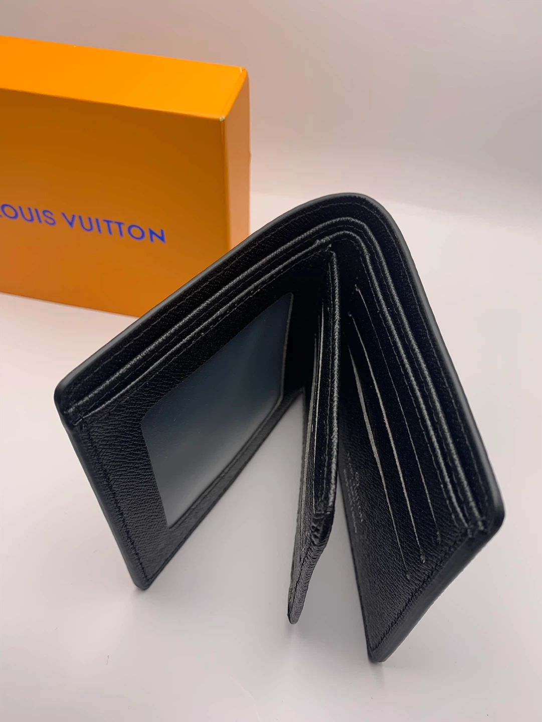 Louis Vuitton wallets - photo 2