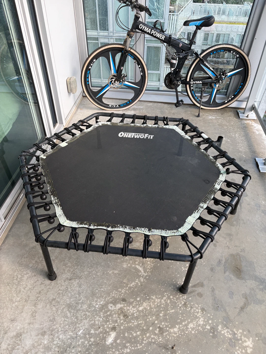 ONEWOFIT Hexagonal Rebounder
