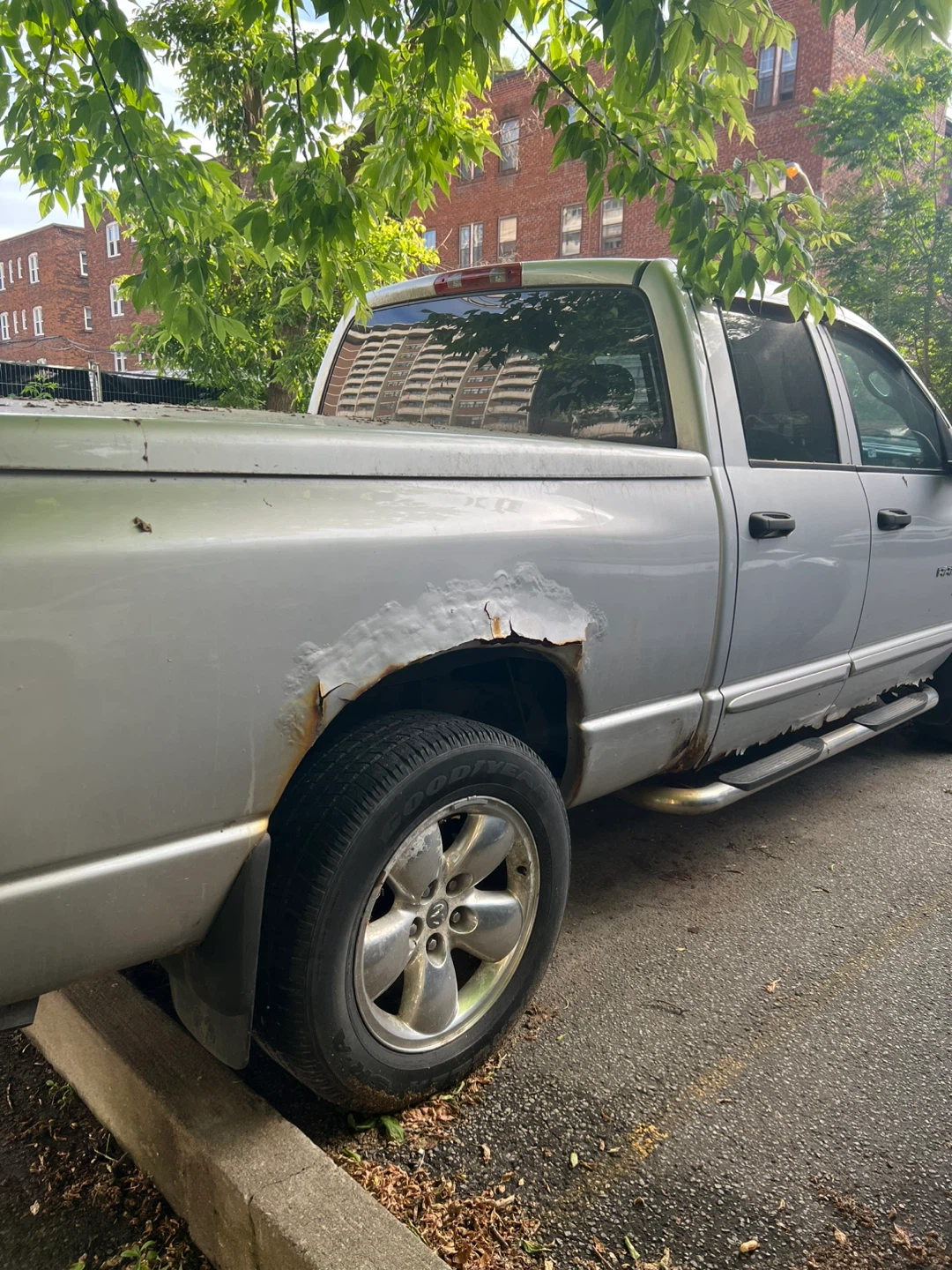Dodge Ram 1500 Pickup Truck - photo 4