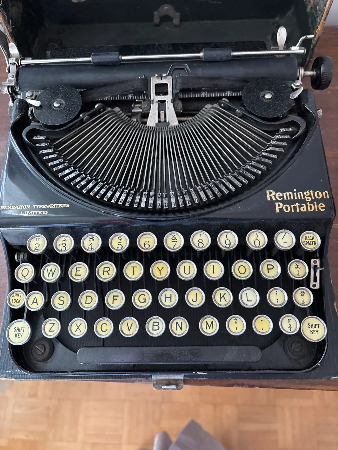 Remington Portable Typewriter - photo 3