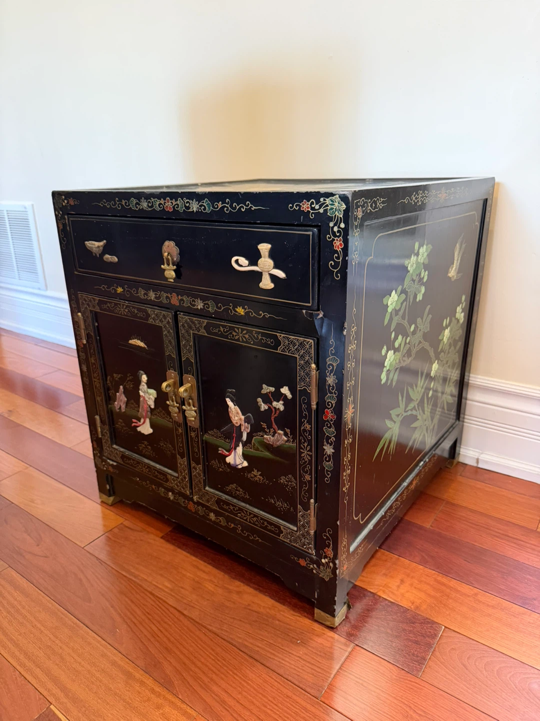 Vintage Black Lacquer Oriental Side Table