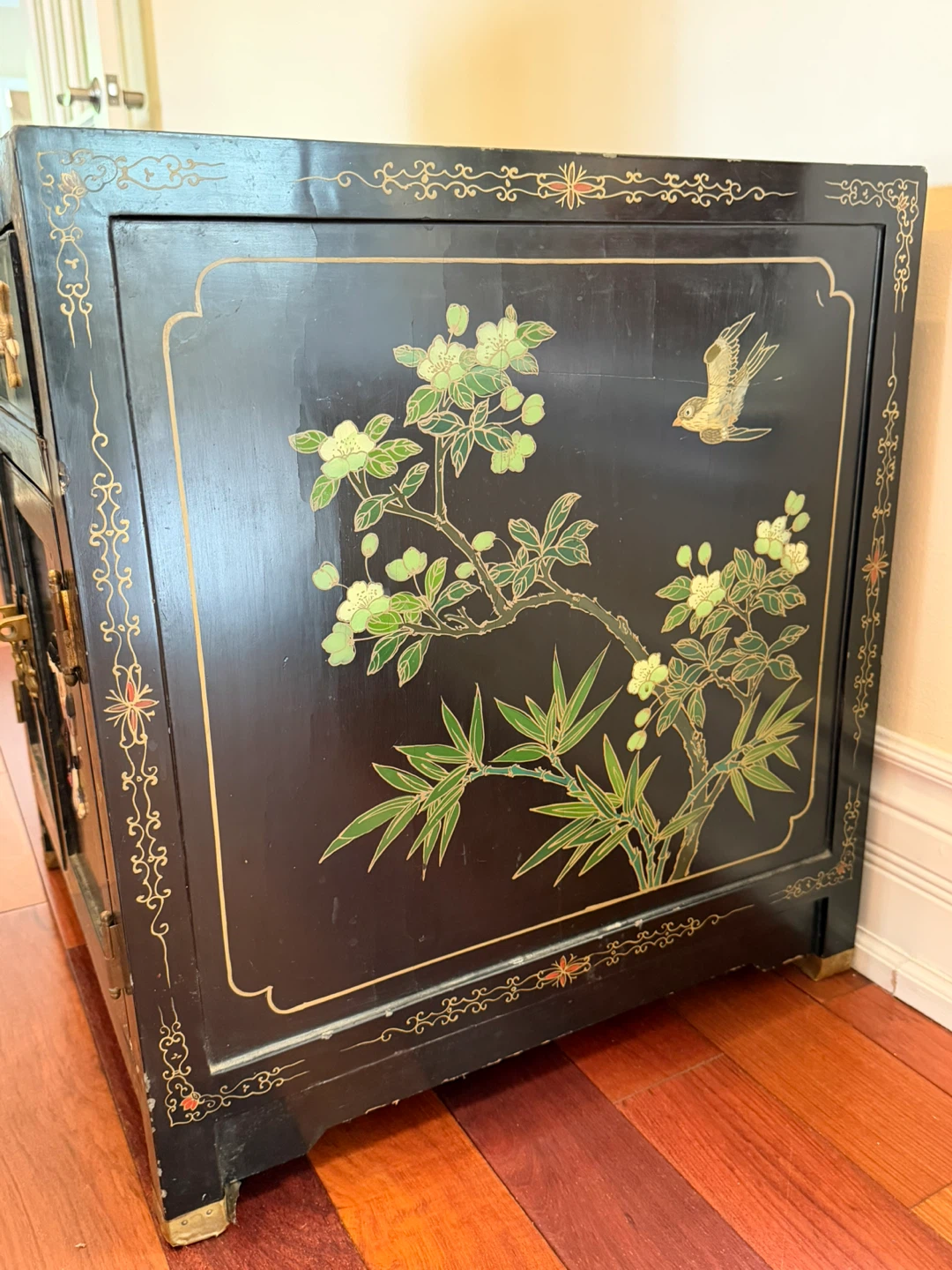 Vintage Black Lacquer Oriental Side Table - photo 4
