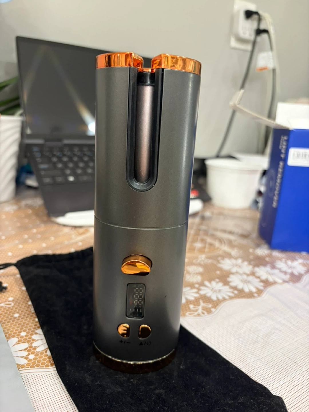 Cordless Automatic Hair Curler - photo 2