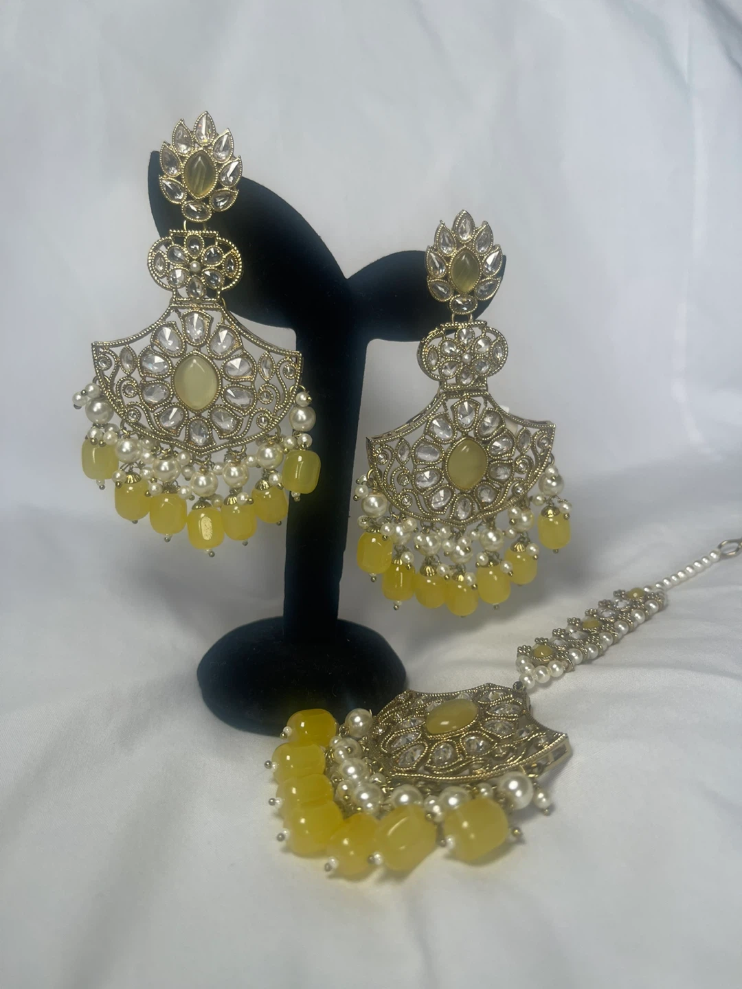 Yellow Stone Chandelier Earrings and Tikka Set - photo 2