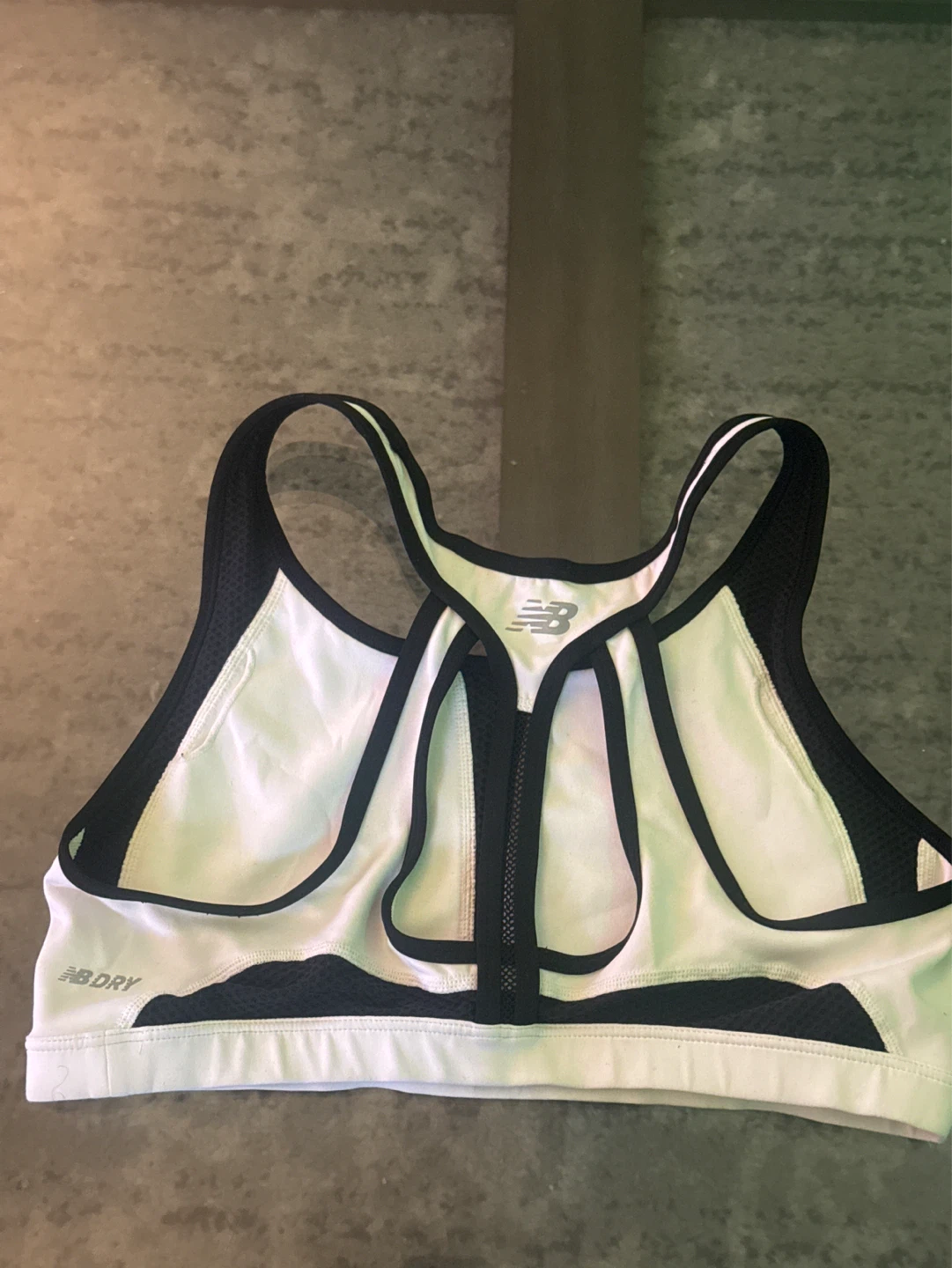 ⚽️ New Balance Sports Bra - Size L - photo 2