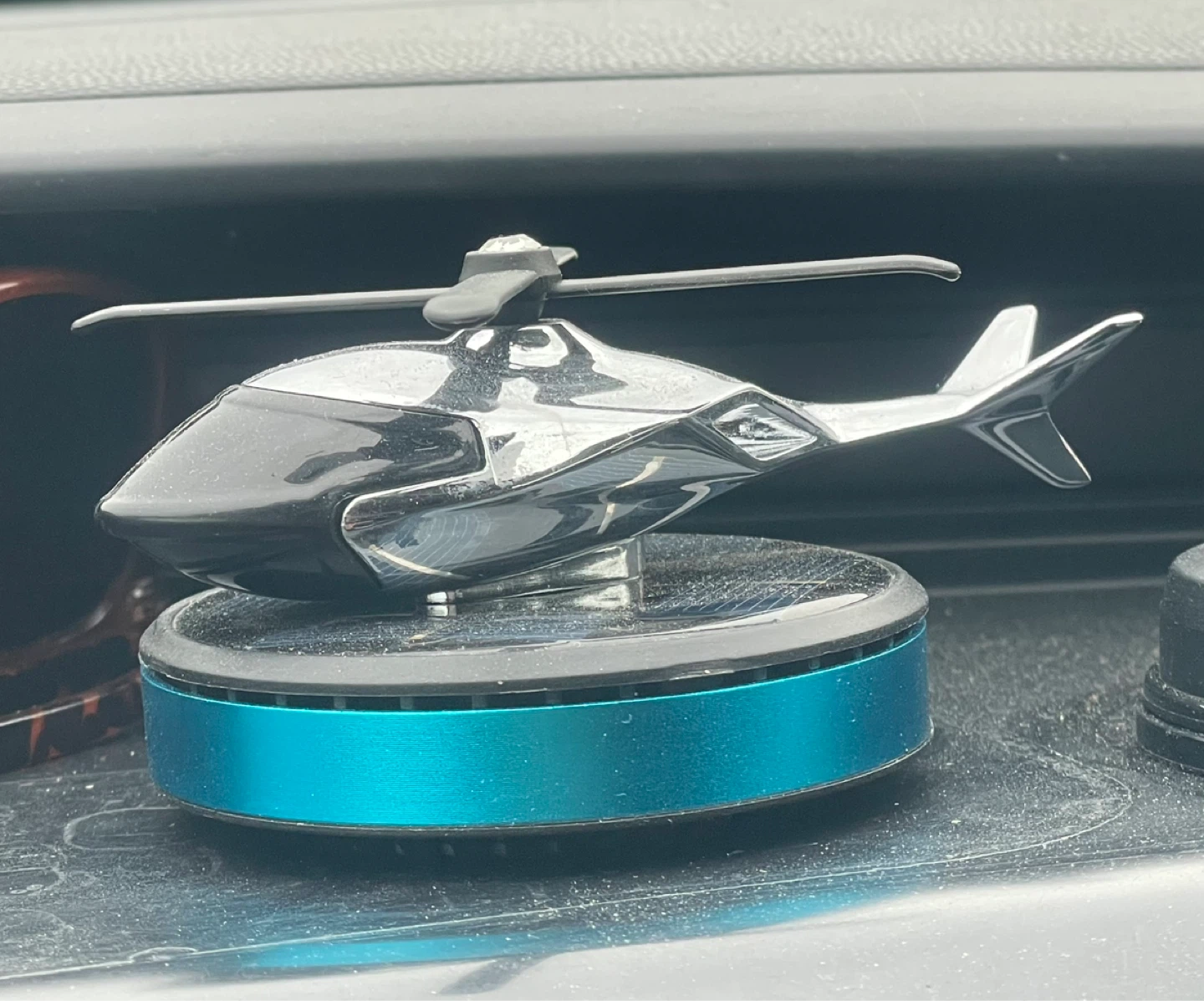 ⚽️ Solar powered Helicopter Car Air Freshener