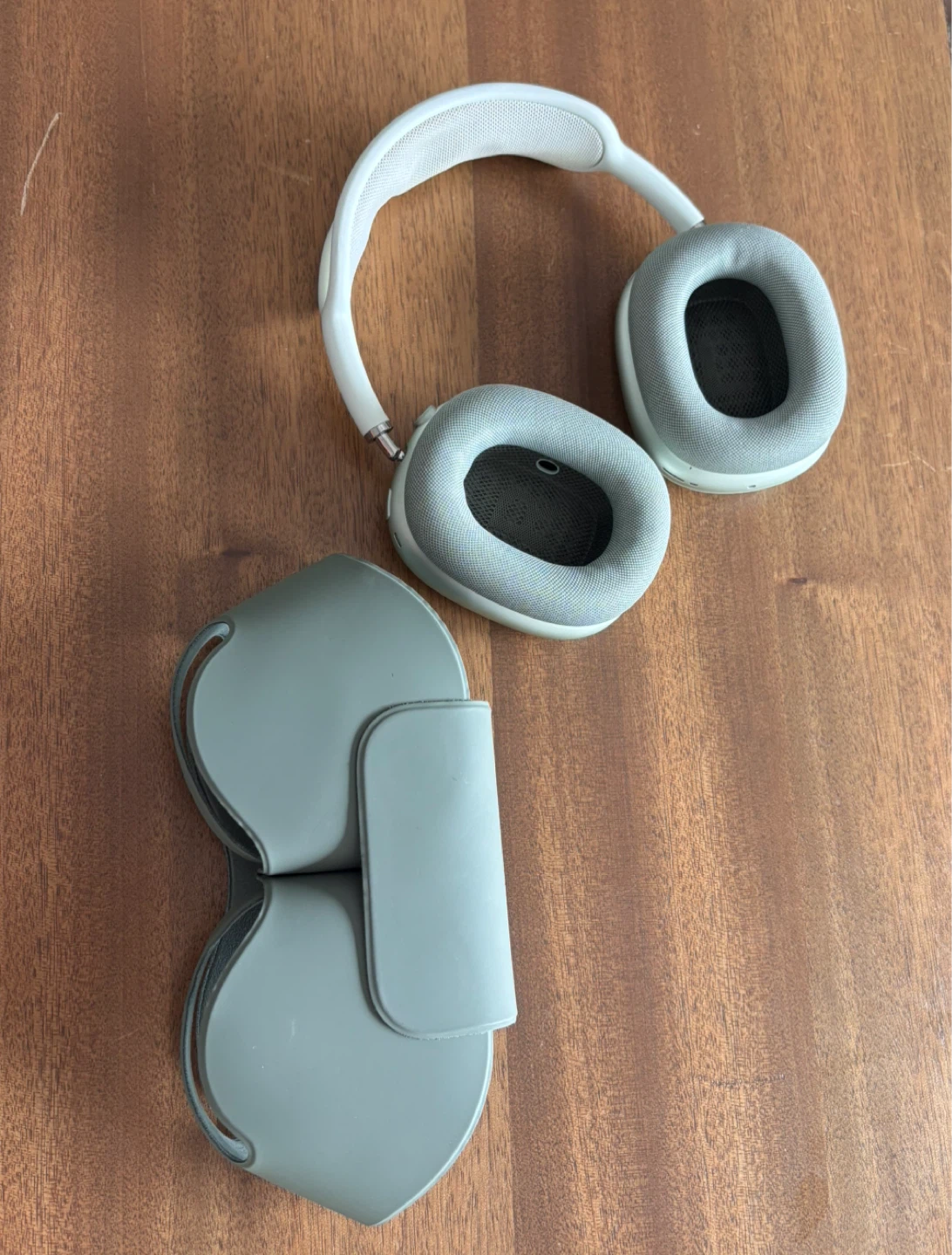 Apple AirPods Max 1st Gen — Green | With Case