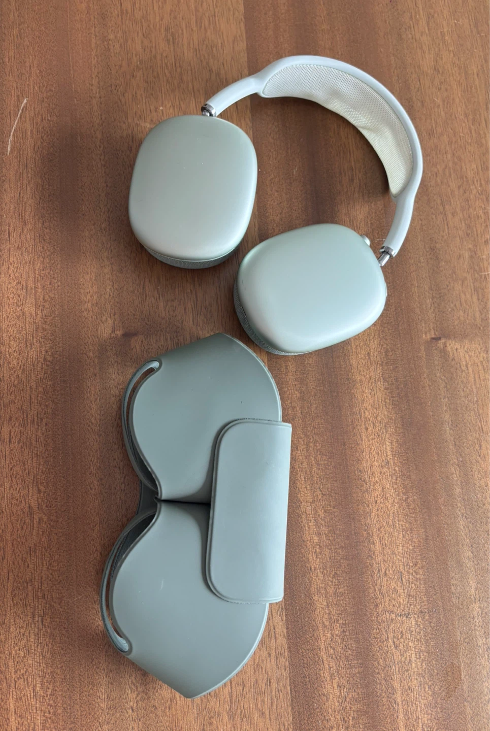 Apple AirPods Max 1st Gen — Green | With Case - photo 2