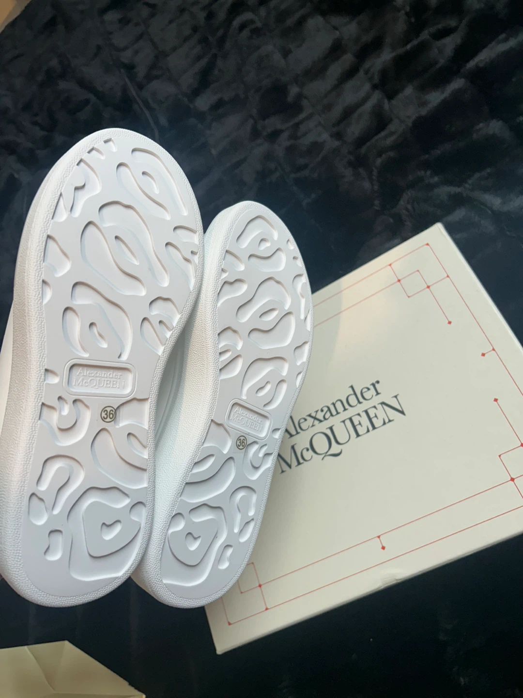 Alexander McQueen Sneakers White/Black Size 36 (6 US) - photo 4