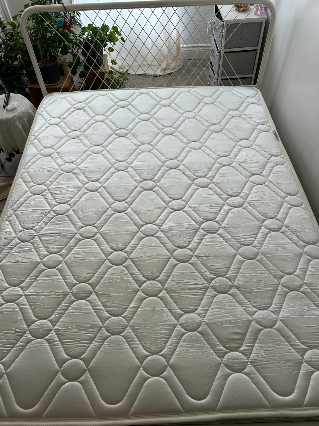 Bed frame + mattress - photo 4