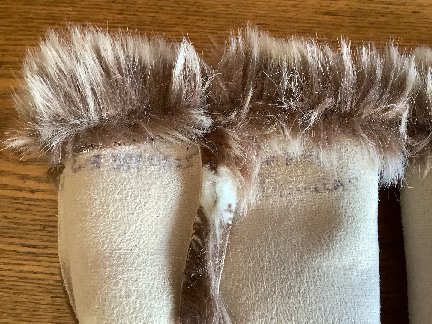 Vintage Hand Crafted Fur Mitts 🐞 - photo 3