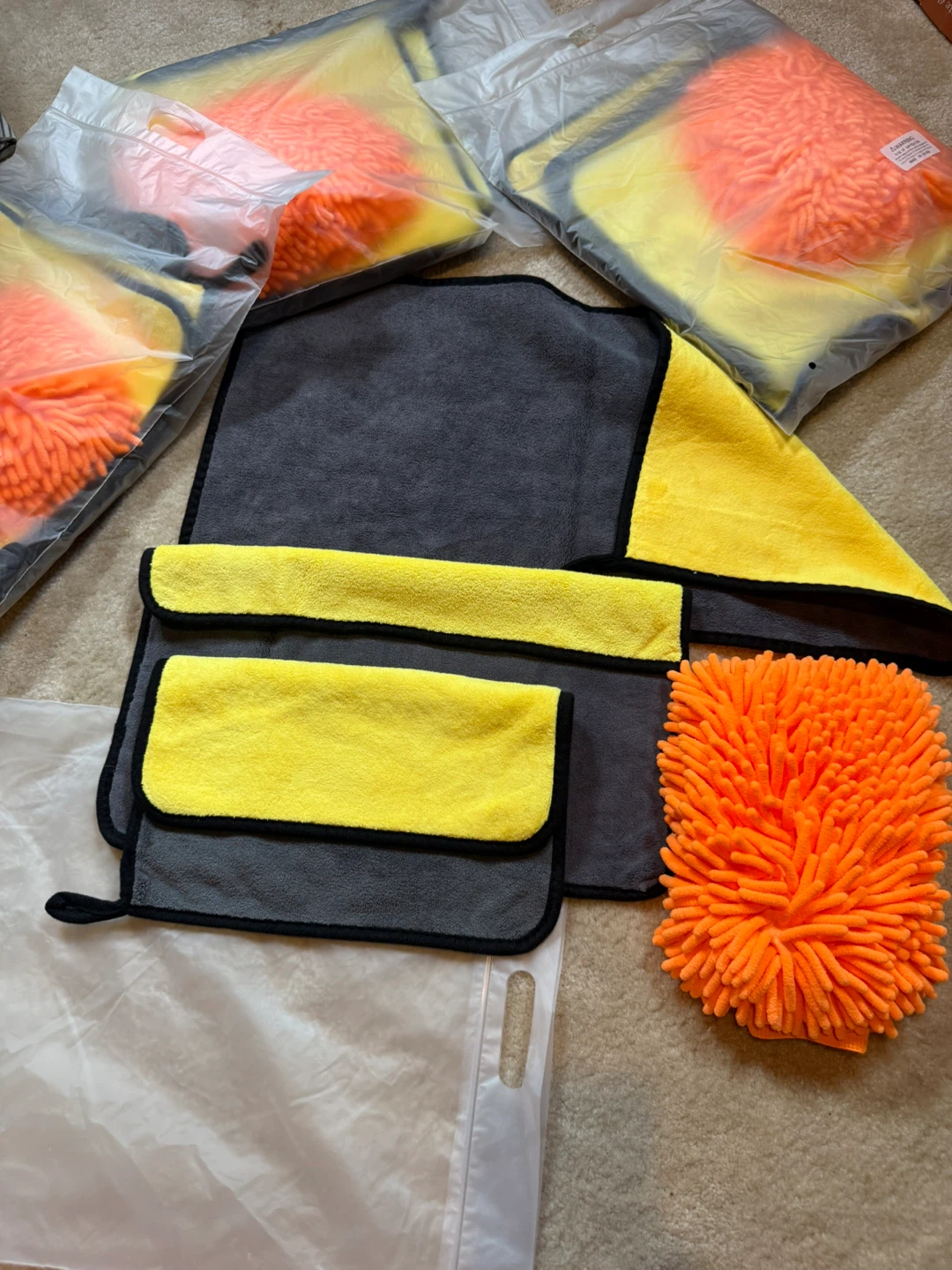 Microfiber Car Wash Mitt and Towel Set - photo 2