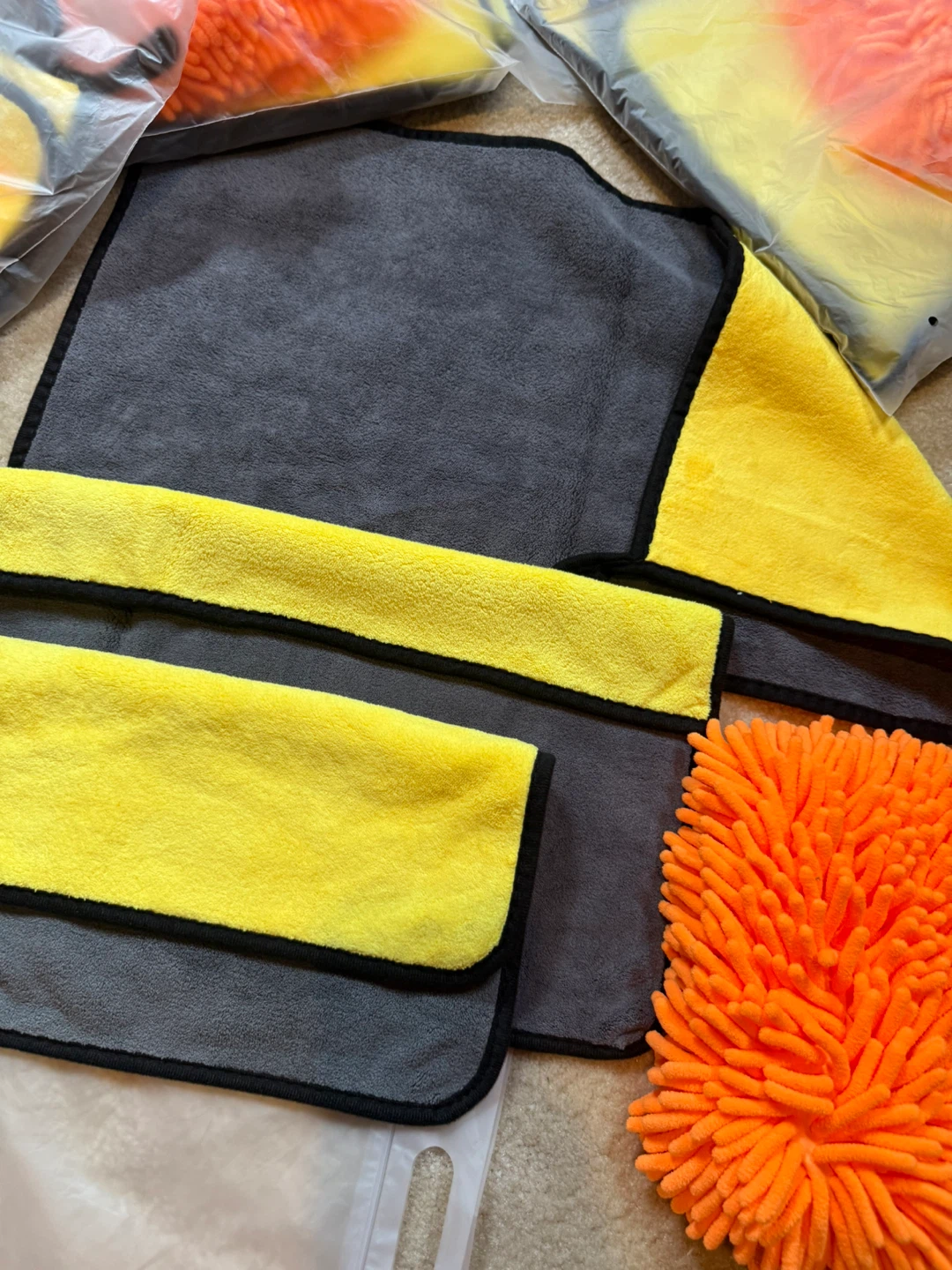Microfiber Car Wash Mitt and Towel Set